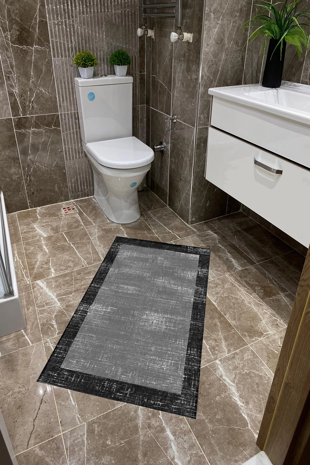 Gri Zemin Siyah Bordürlü Dot Taban İnce Klozet Takımı