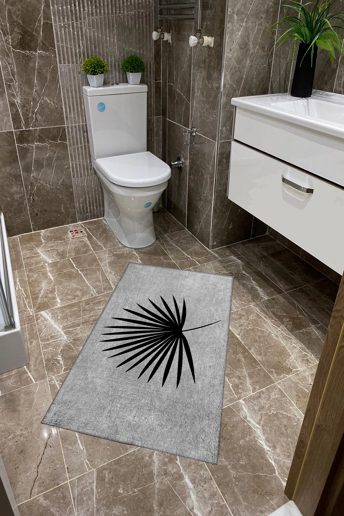 Açık Gri Zemin Siyah Yapraklı Dot Taban İnce Klozet Takımı